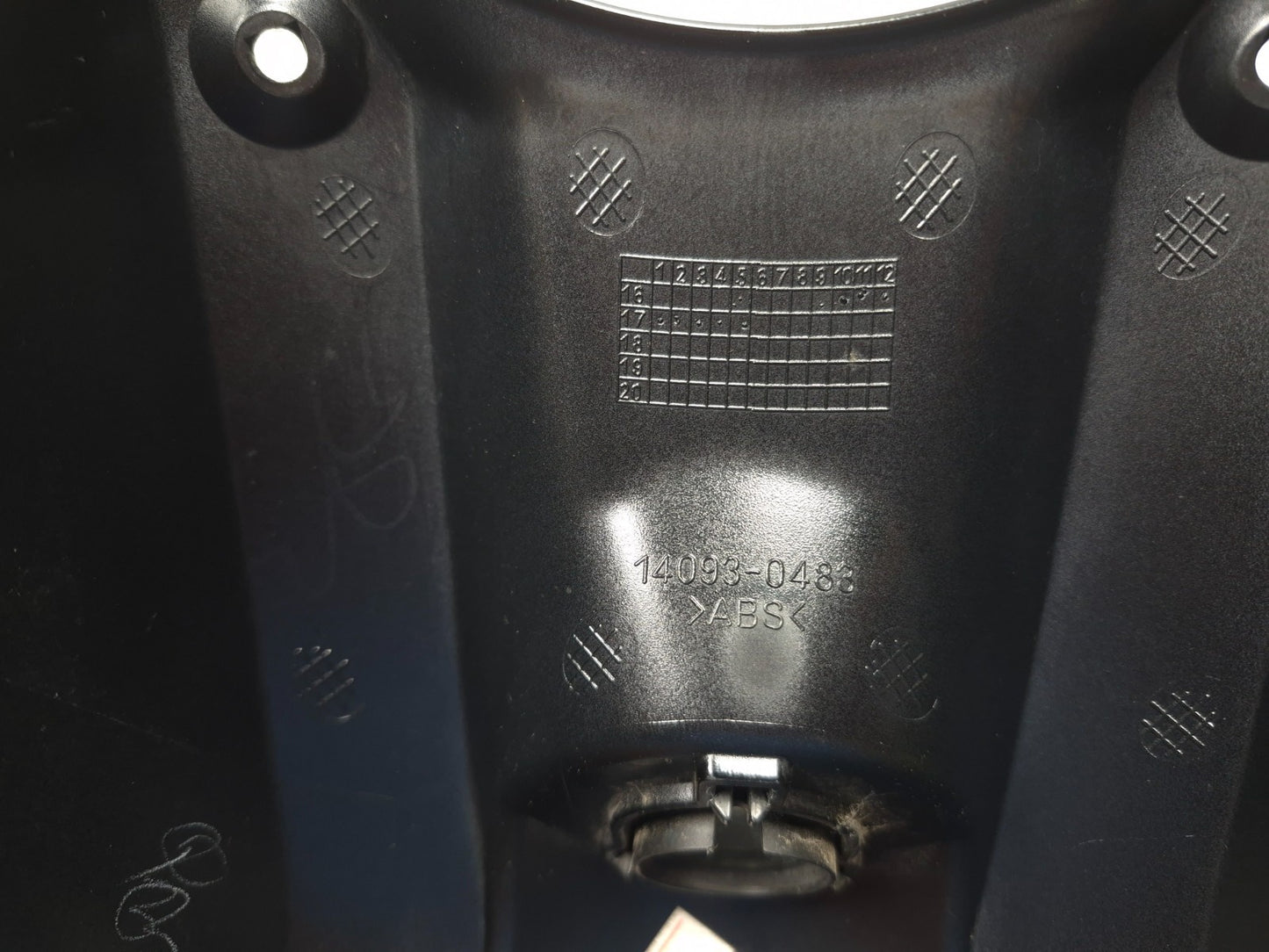 2018 Kawasaki Ninja 650 Ex650 Fuel Tank Upper Cover OEM