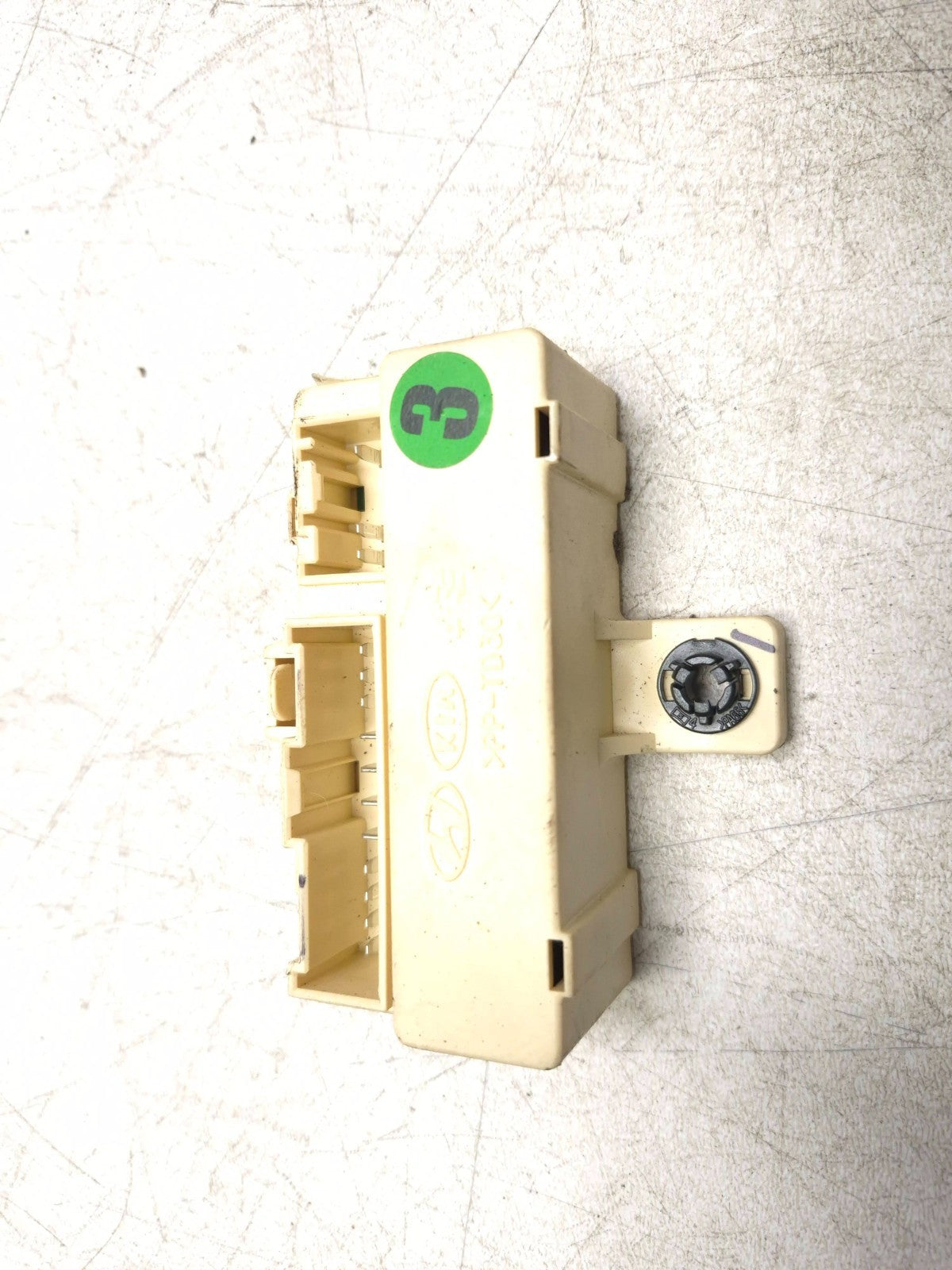 2013 Hyundai Genesis Coupe Main Relay Fuse Box Connector OEM