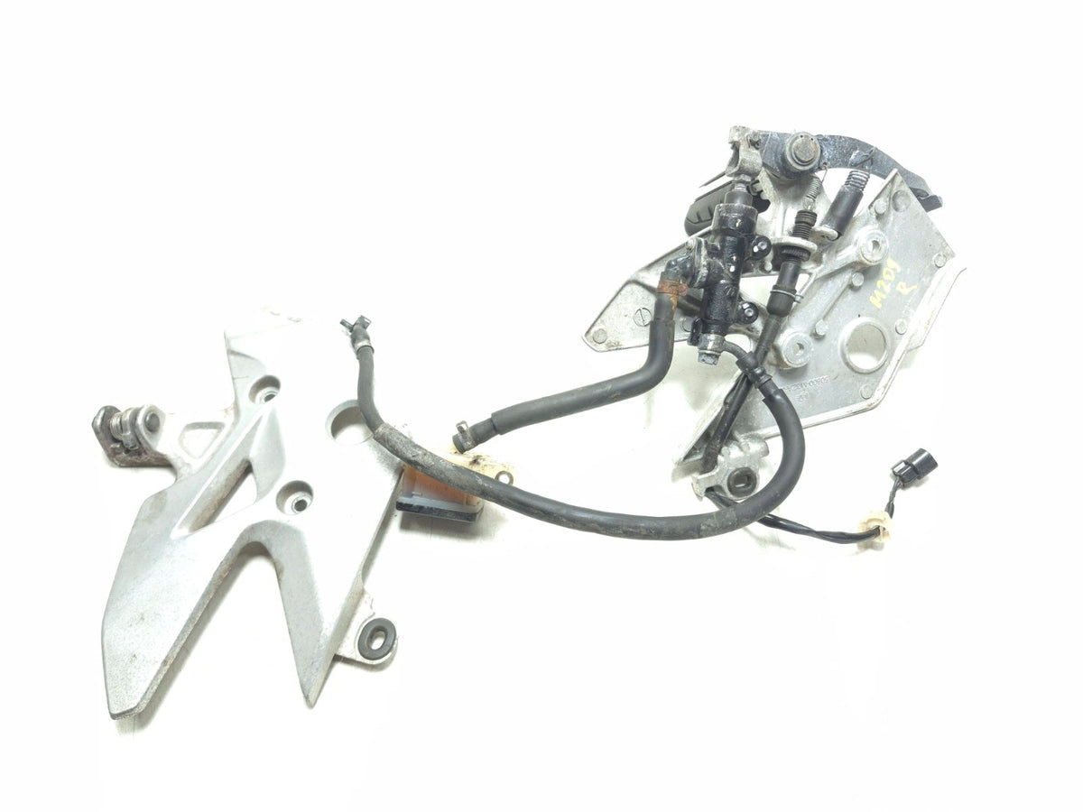 2015 Honda Cbr500r Front Right Footrest W/ Brake Pedal & Left Footrest Mount OEM