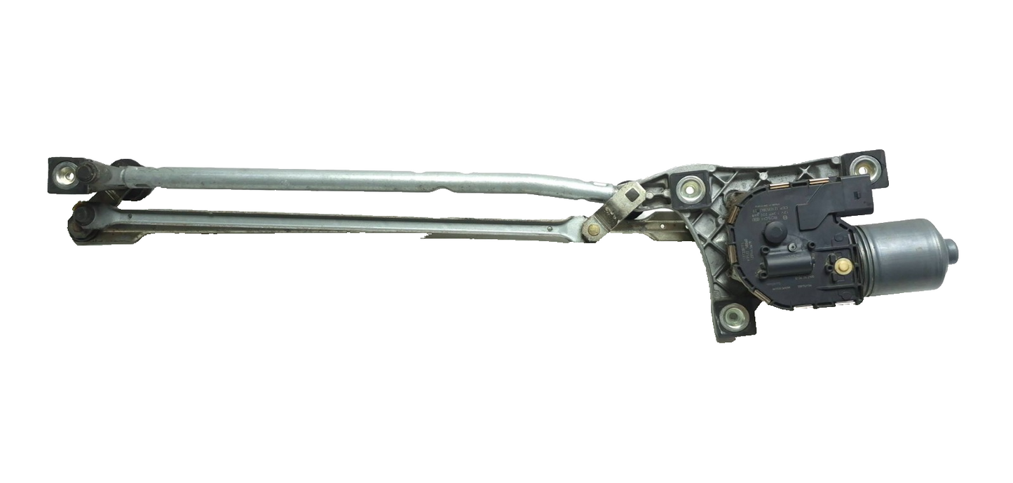 2012 Volvo C30 2.5l Front Windshield Wiper Linkage W/ Motor OEM