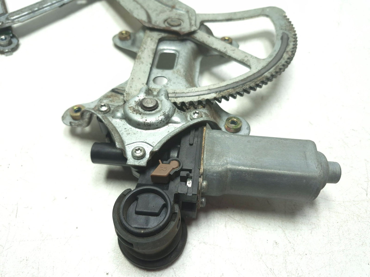 2005 Toyota Corolla Ce Front Door Window Motor Passenger Side W/ Regulator OEM