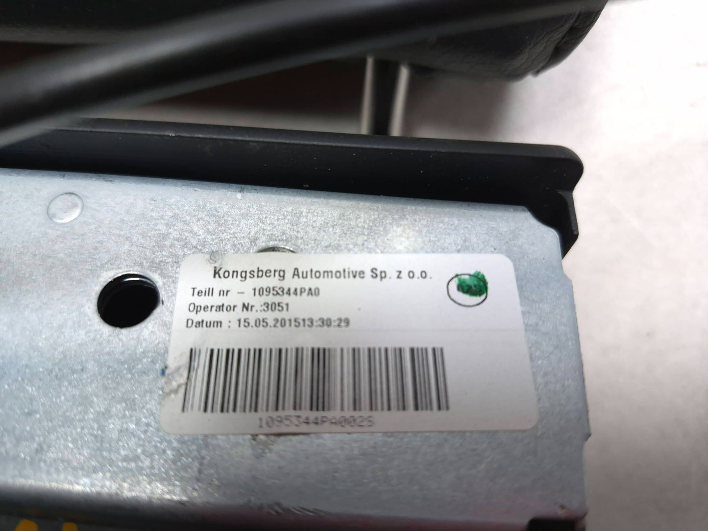 2015 Audi Q7 Rear 3rd Row Seat Headrest & Fold Latch OEM