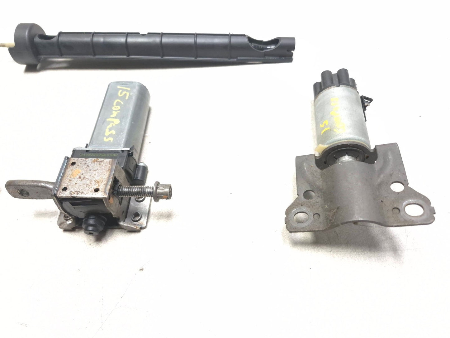 2015 Jeep Compass Front Driver Side Seat Track Adjustment Motor 4 Pcs OEM