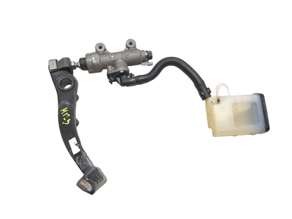 2019 Honda Cbr300r Rear Brake Master Cylinder W/ Brake Pedal Assy OEM