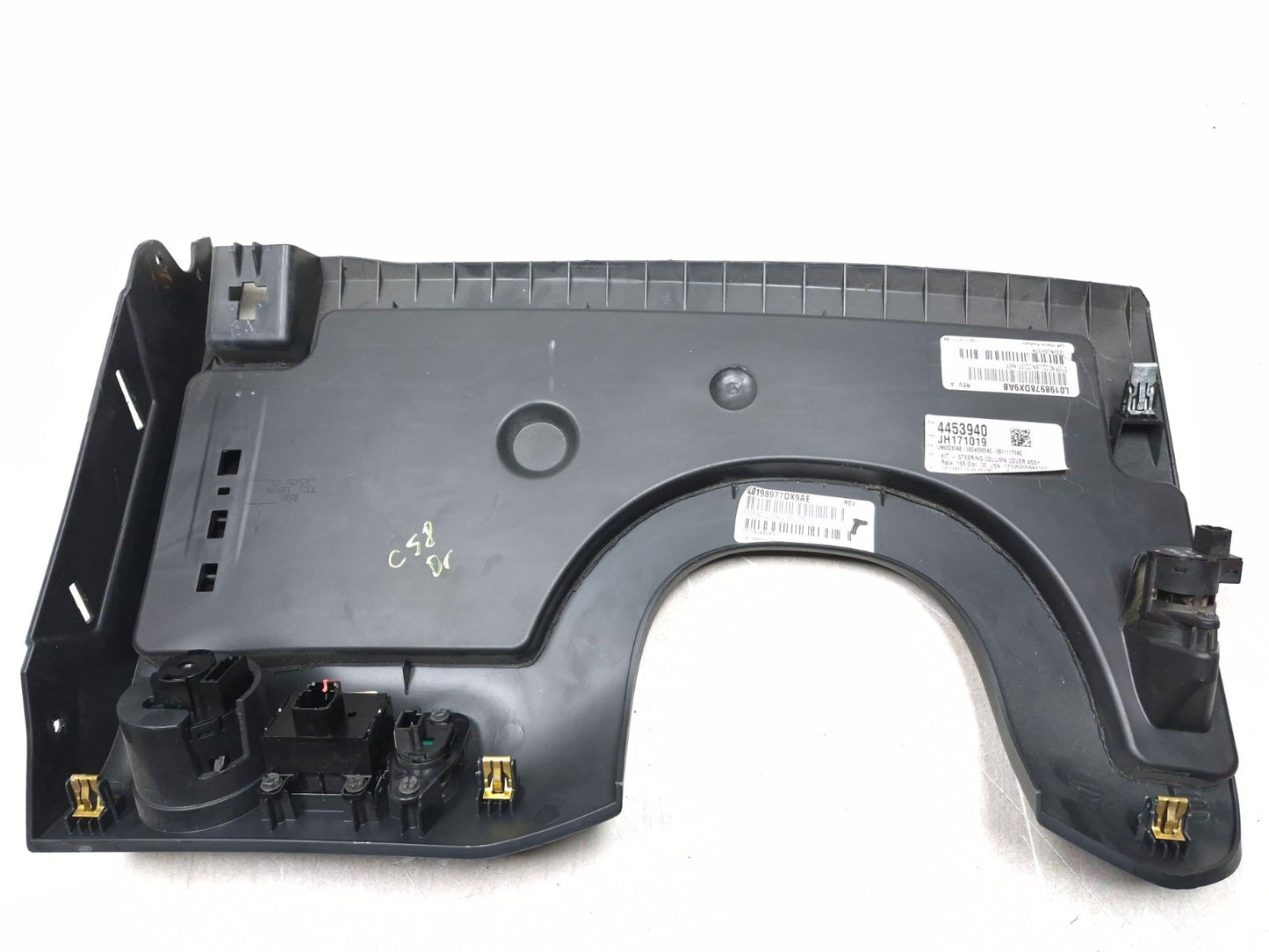 2018 Chrysler 300 Limited AWD Steering Column Cover W/ Switch Sensor OEM