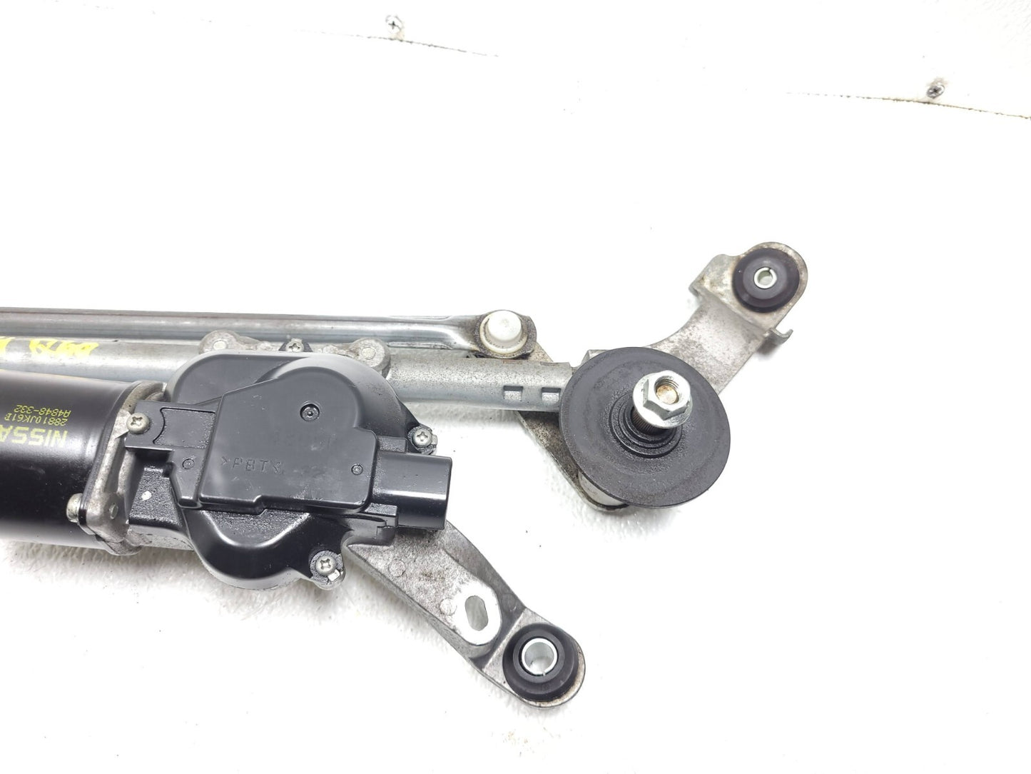 2014 Infiniti Windshield Wiper Motor W/ Linkage OEM