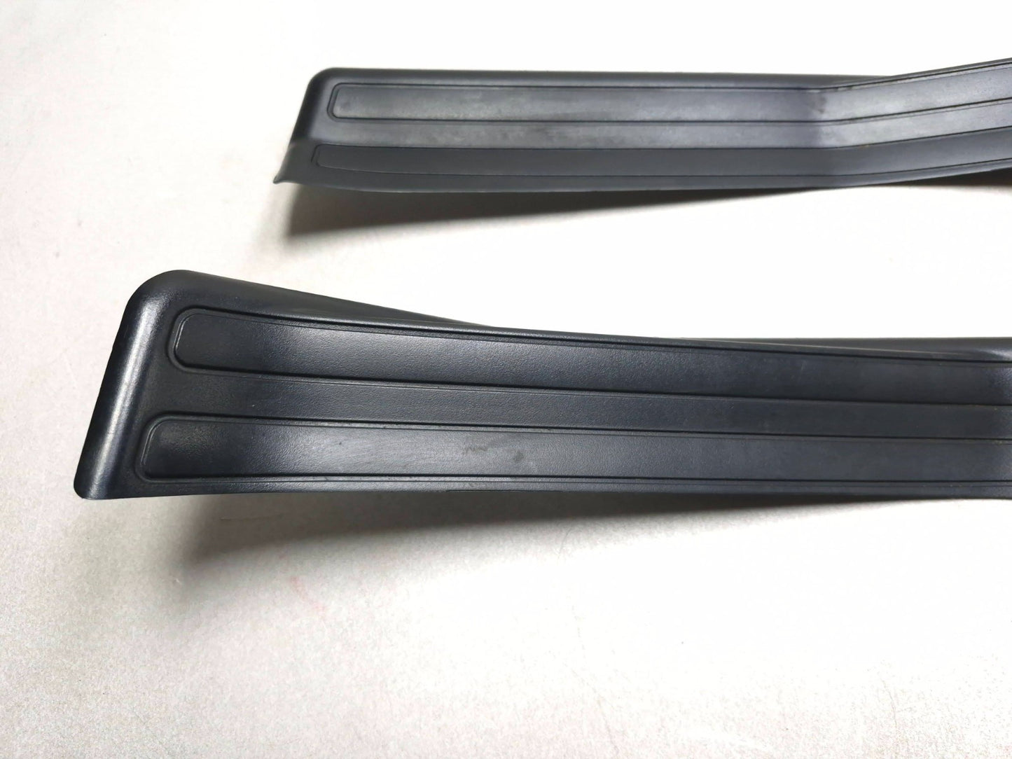 01 02 03 04 05 BMW E46 Sdn Rear Door Sill Plate Cover Trim Left & Right 2pcs OEM