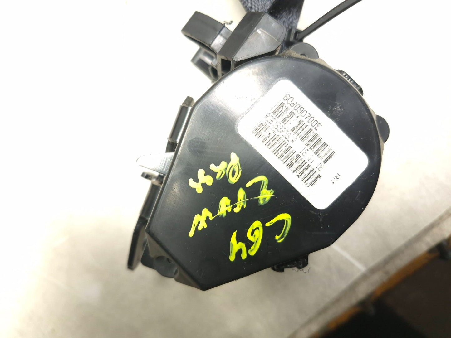 2017 Dodge Journey Rear 2rd Row Seat Belt Retractor Left & Right OEM