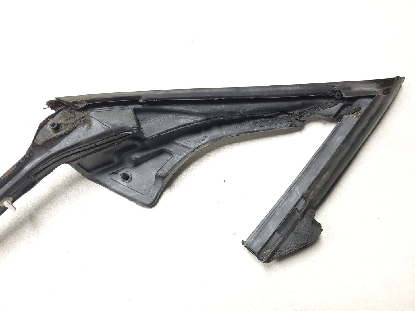 2013-2016 Hyundai Genesis Coupe Door Weatherstrip Seal Left Driver Side OEM