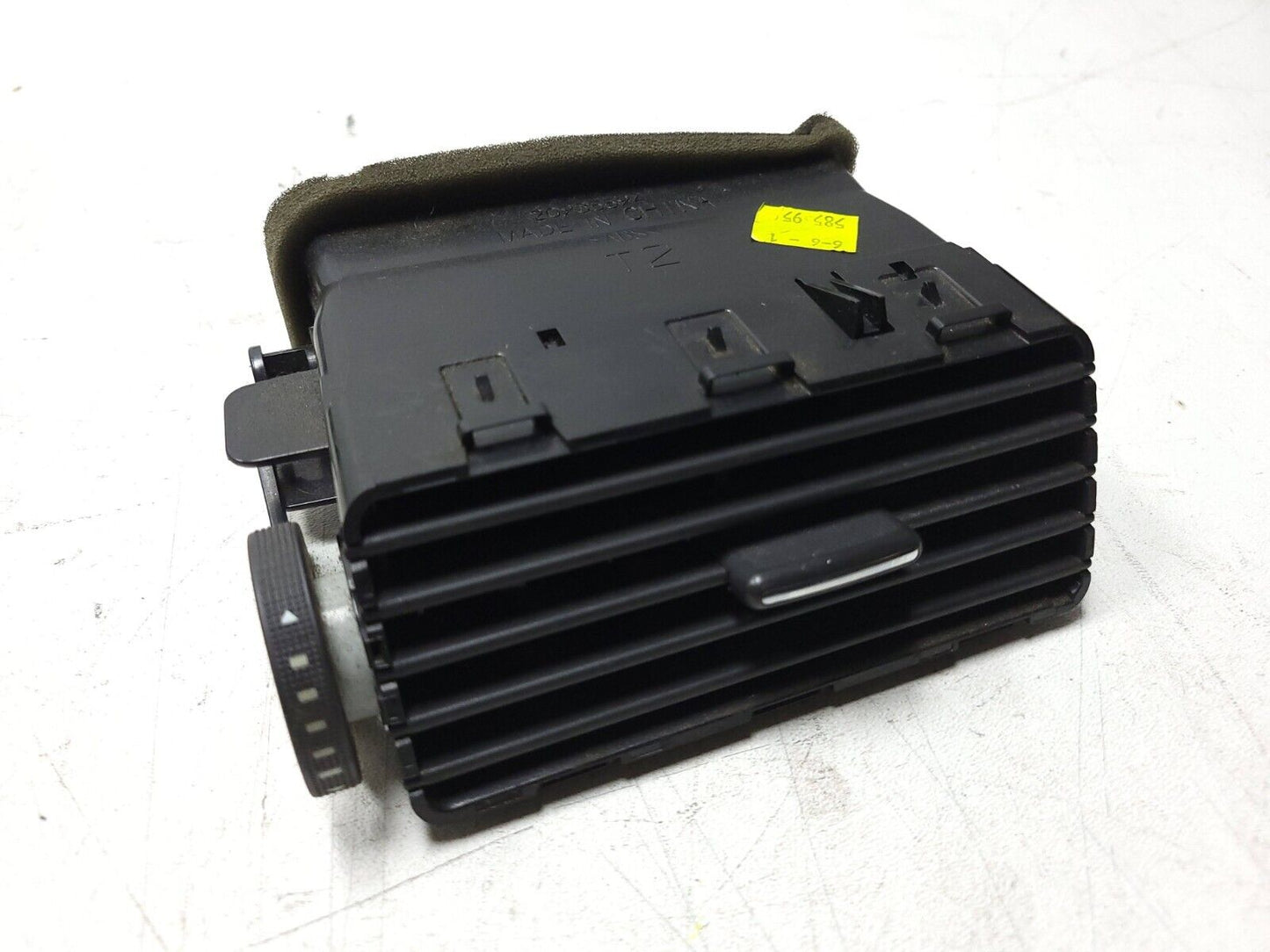 2010- 2014 Chevrolet Suburban Console Air Vent Grille W Center Left & Right OEM