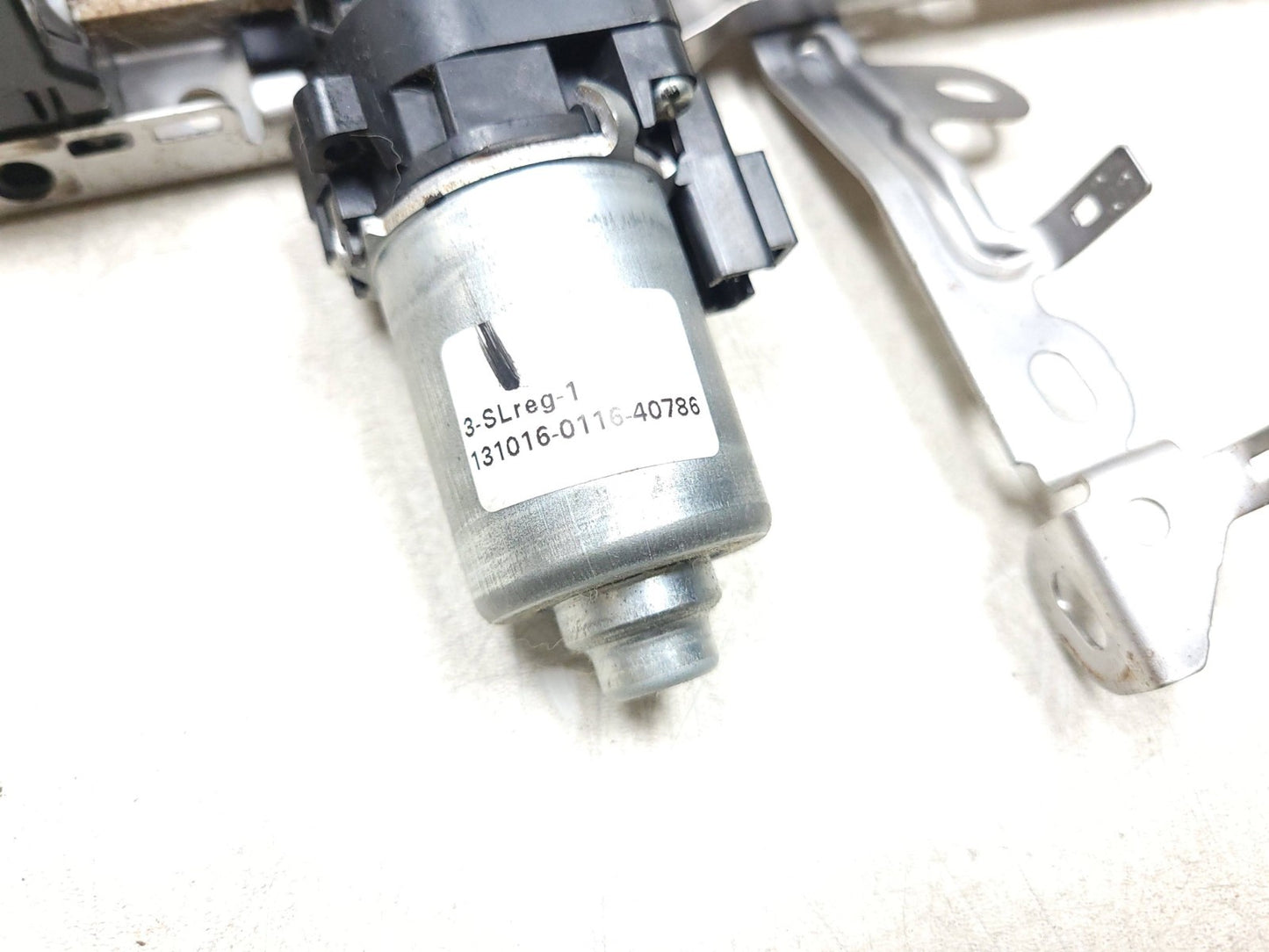 11-17 Lexus CT200h Front Passenger Seat Adjust Motor Oem✅