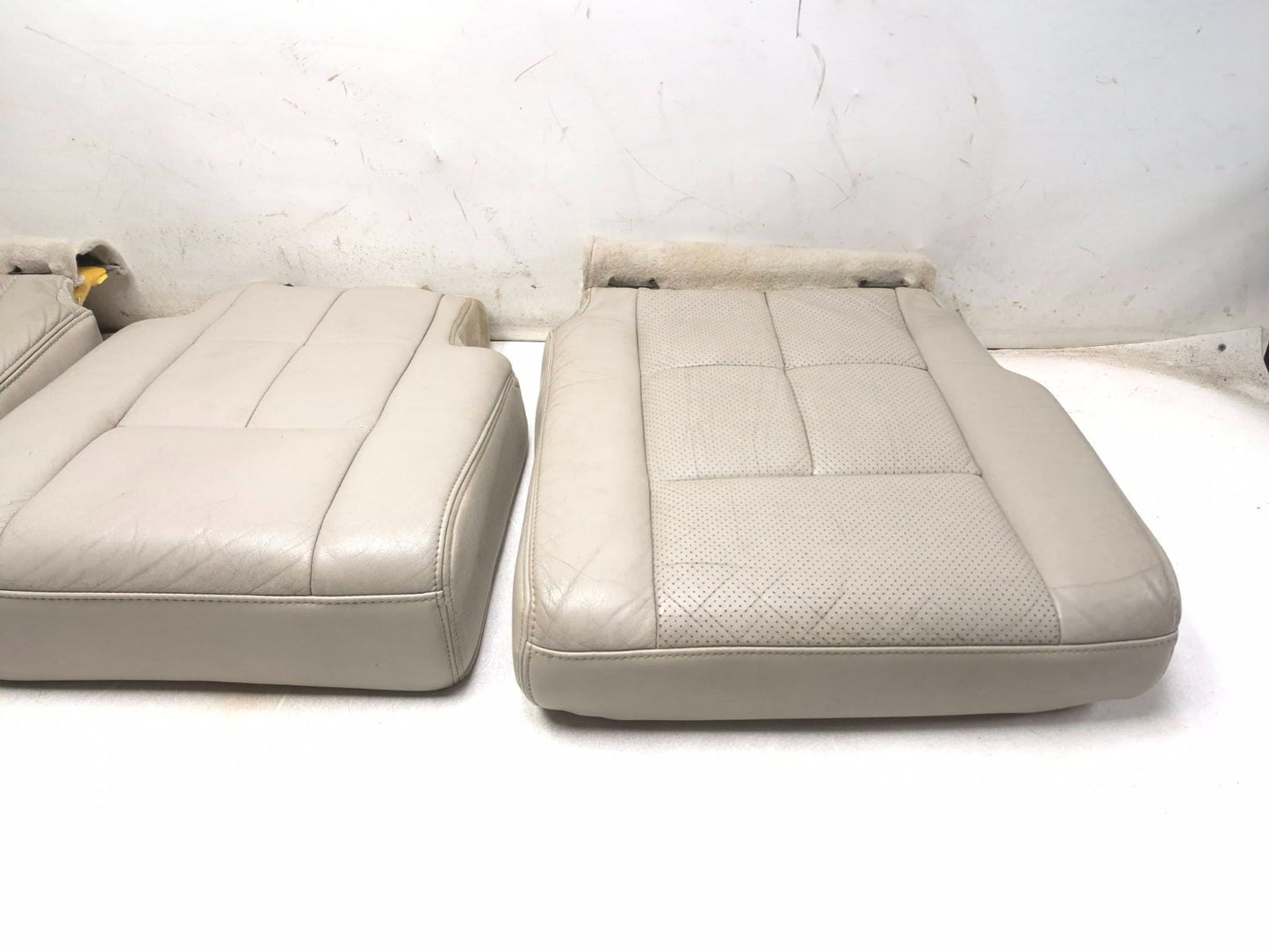 2008 Lincoln Navigator Rear 2nd Row Seat Cushion Bottom Lower 3pcs OEM