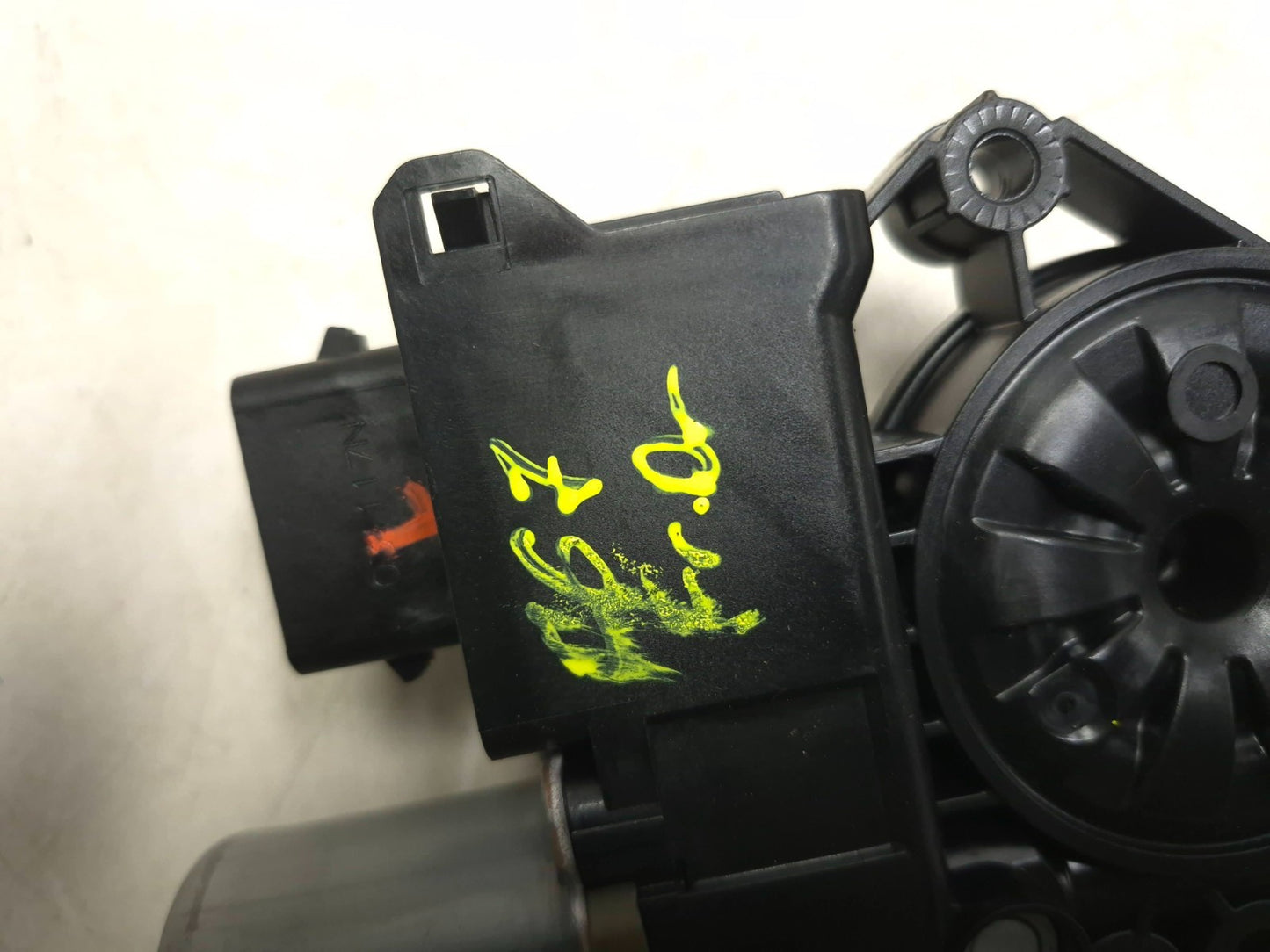 2018 Hyundai Sonata Front Door Window Motor Left Driver Side OEM