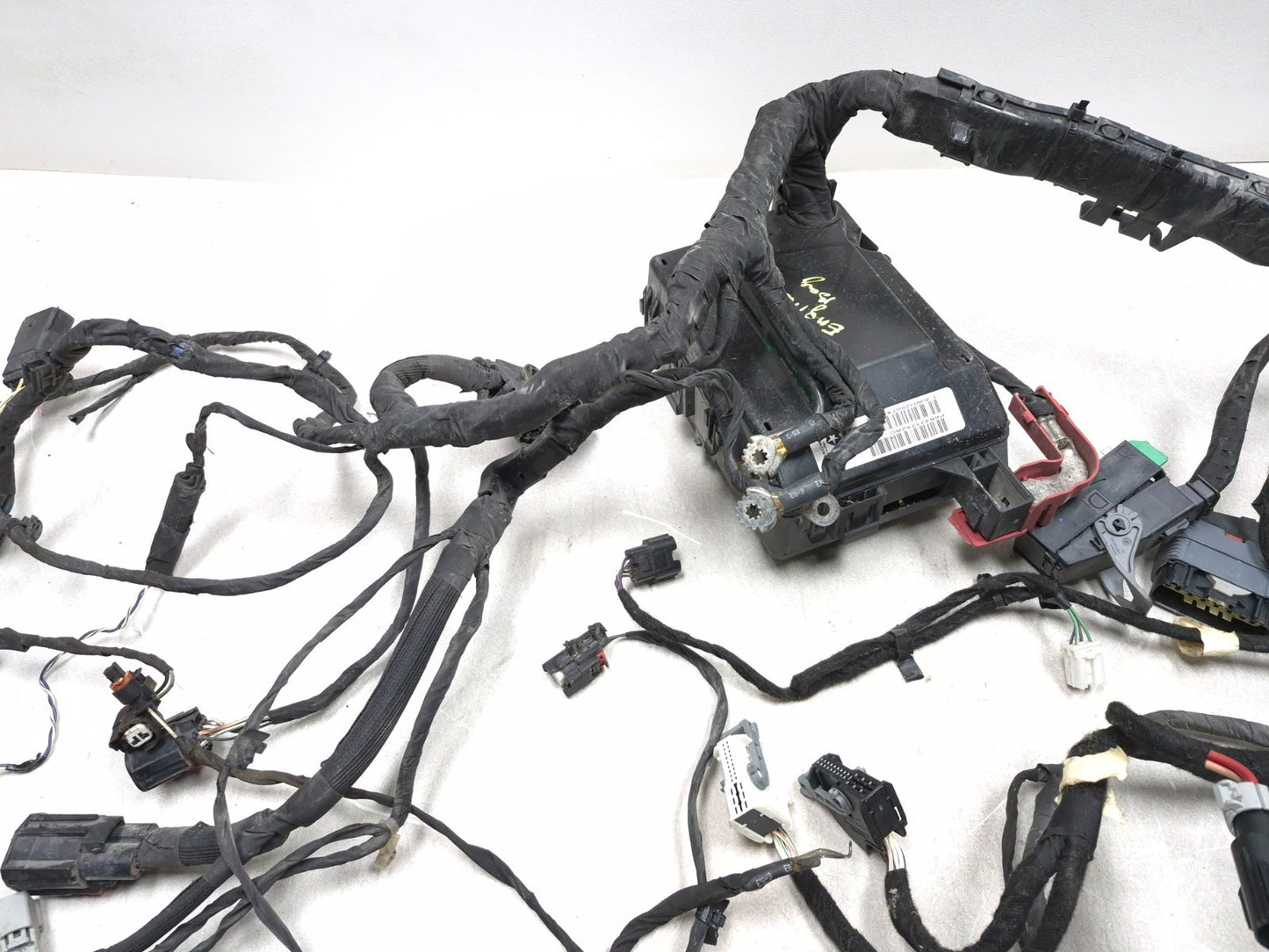 2018 Chrysler 300 AWD Engine Wire Harness & Fuse Box 3.6l OEM