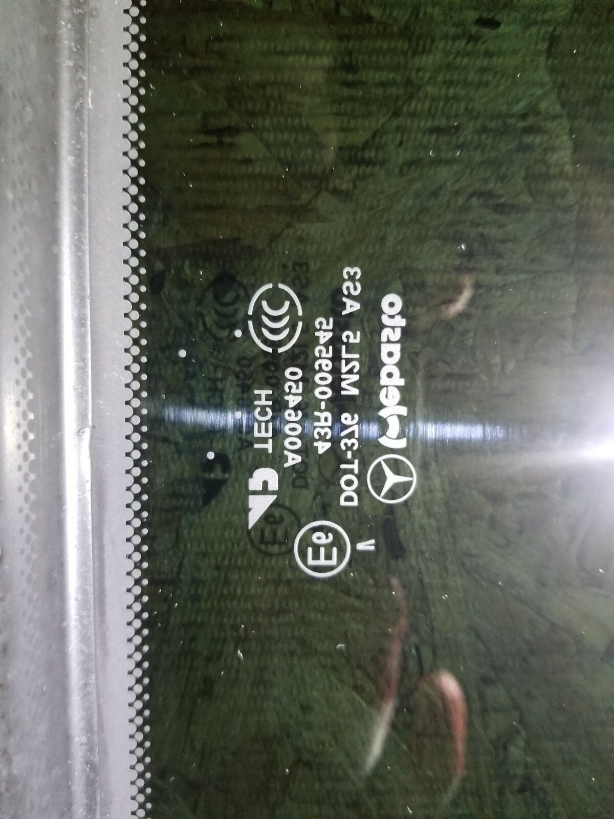07 08 09 10 Mercedes R350 Sunroof Sun Roof Glass OEM A2517800121