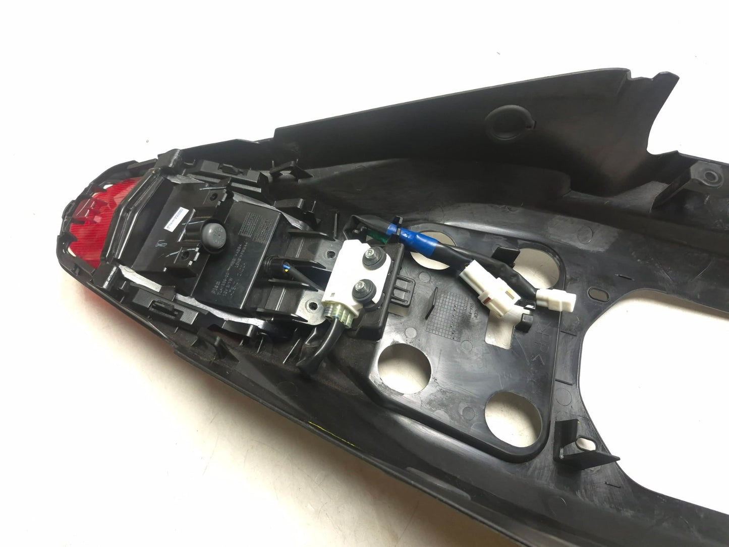 2025 Yamaha Yzf R3 Tail Brake Light W/ Fairing Cover Assy OEM