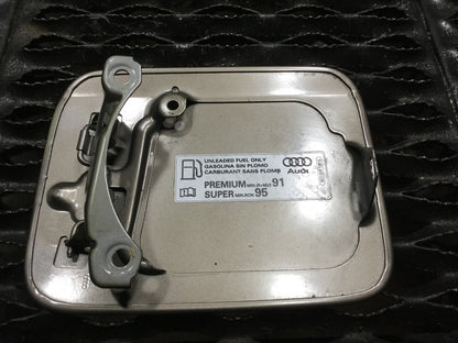 04 05 06 07 08 Audi A4 Fuel Gas Tank Filler Lid 8e0010190s OEM