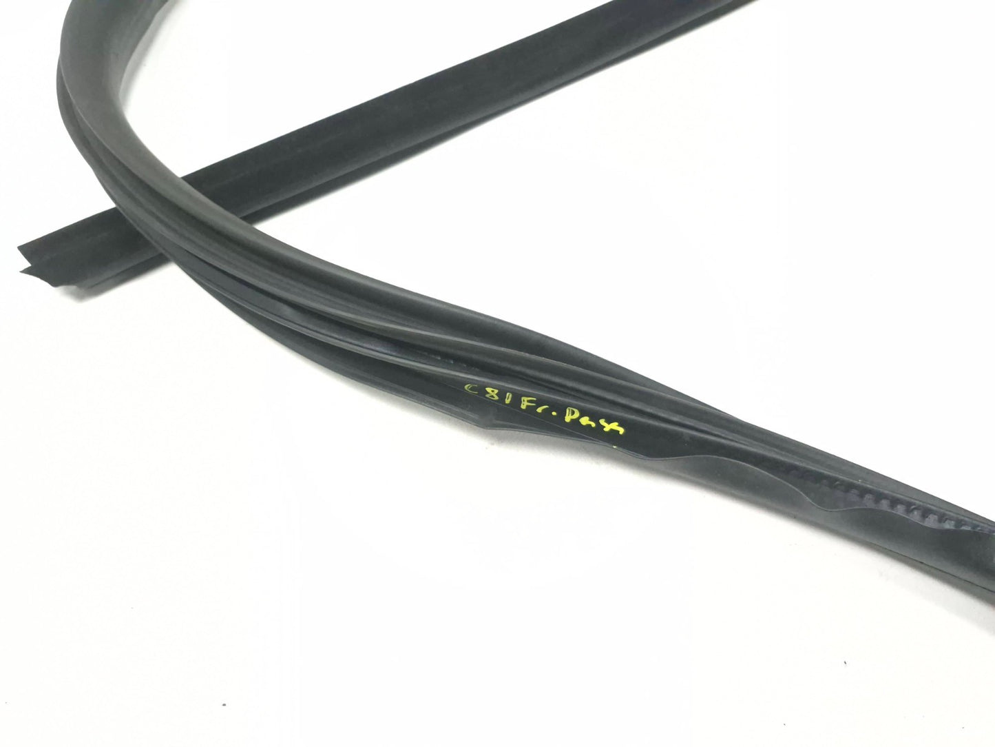 2013 Volvo S60 Front Door Weatherstrip Seal Right Passenger Side Pair OEM