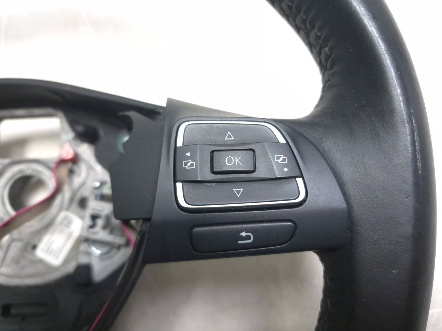 2014 Volkswagen Passat Leather Steering Wheel OEM