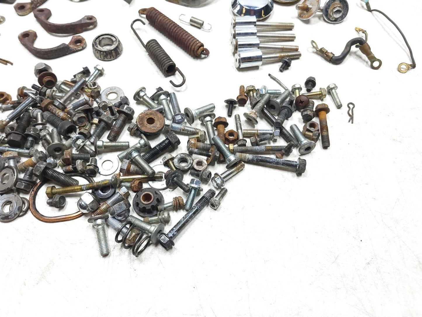 1986 Kawasaki Vulcan 750 Vn750 Misc Chassis Bolts And Hardware OEM