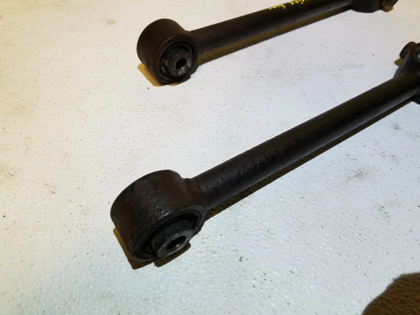 2010 Chrysler Sebring Rear Control Arm 4pcs W/ Bolt OEM