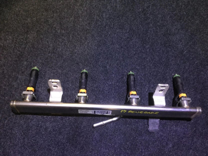 2017 Jeep Renegade Fuel Rail & Injectors 2.4l OEM