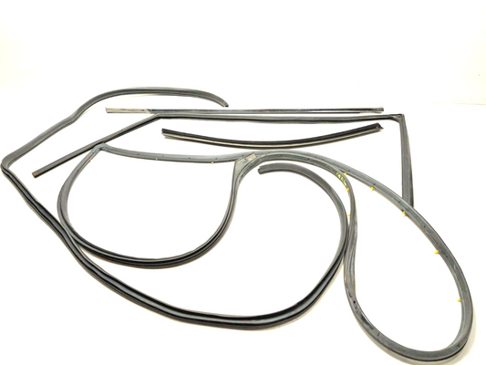 2012 Hyundai Sonata Front Door Weatherstrip Seal Passenger Right 5pcs OEM