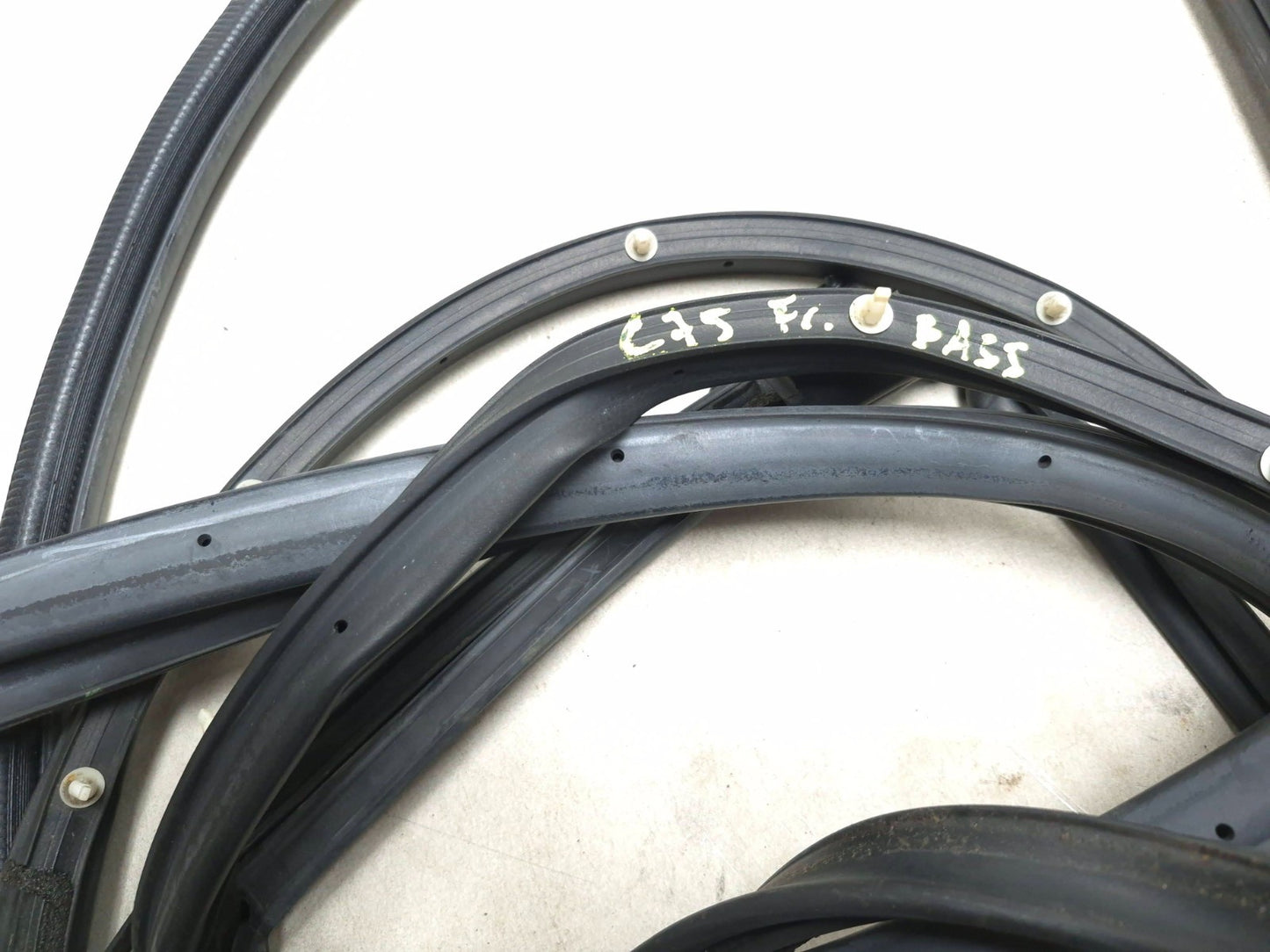 2010 Lexus Hs250h Front Door Weatherstrip Seal Right Passenger Side OEM
