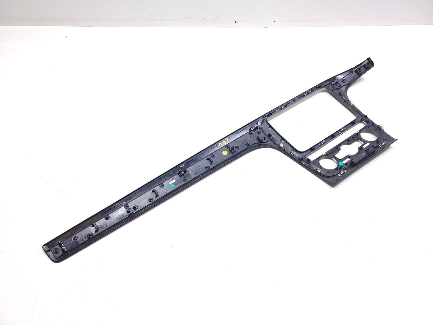 2017 Volkswagen Passat Dashboard Center Radio Bezel Trim Panel OEM