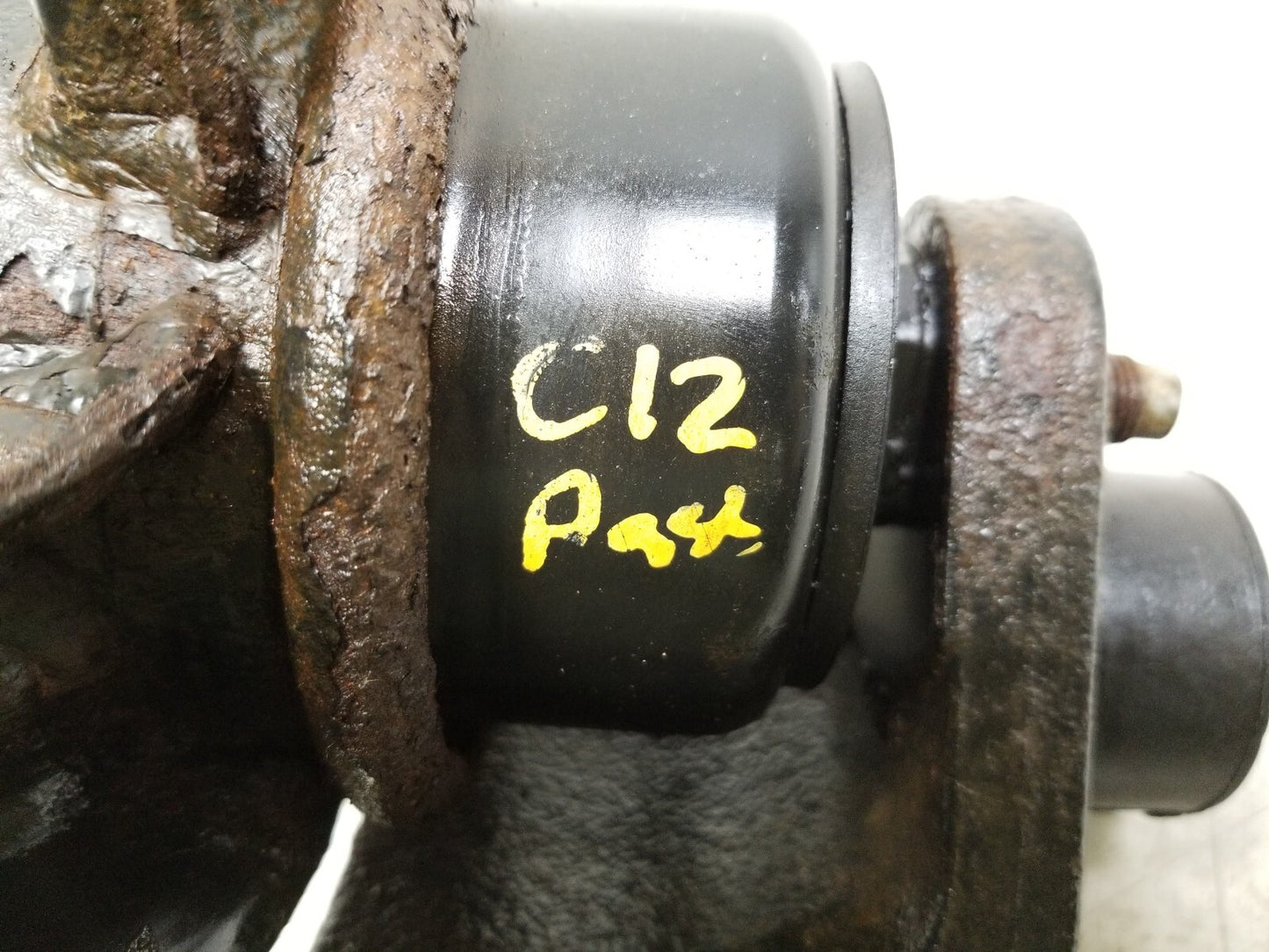 2011 - 2013 Kia Sportage AWD Engine Mount Bracket Passenger Side Right 2.4l OEM