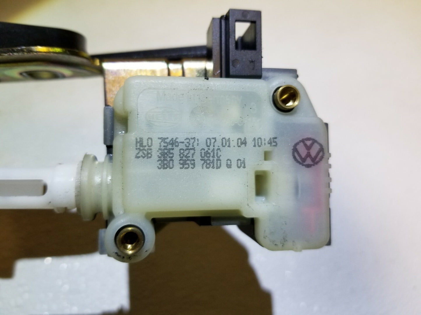 2004 VW Passat License Plate Light With Door Latch OEM