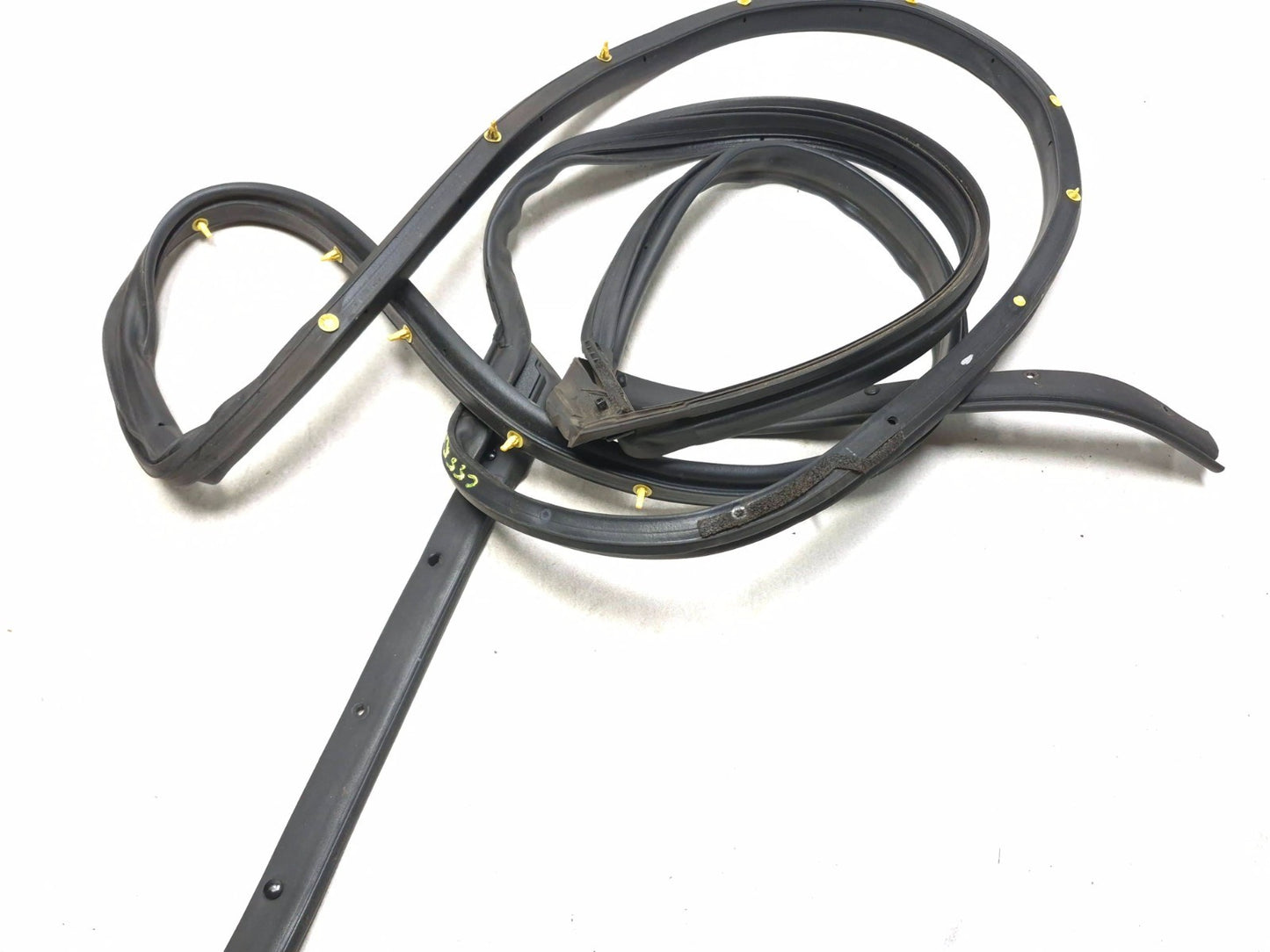 2018 Nissan Altima Rear Door Weatherstrip Seal Passenger Side Right 5pcs OEM