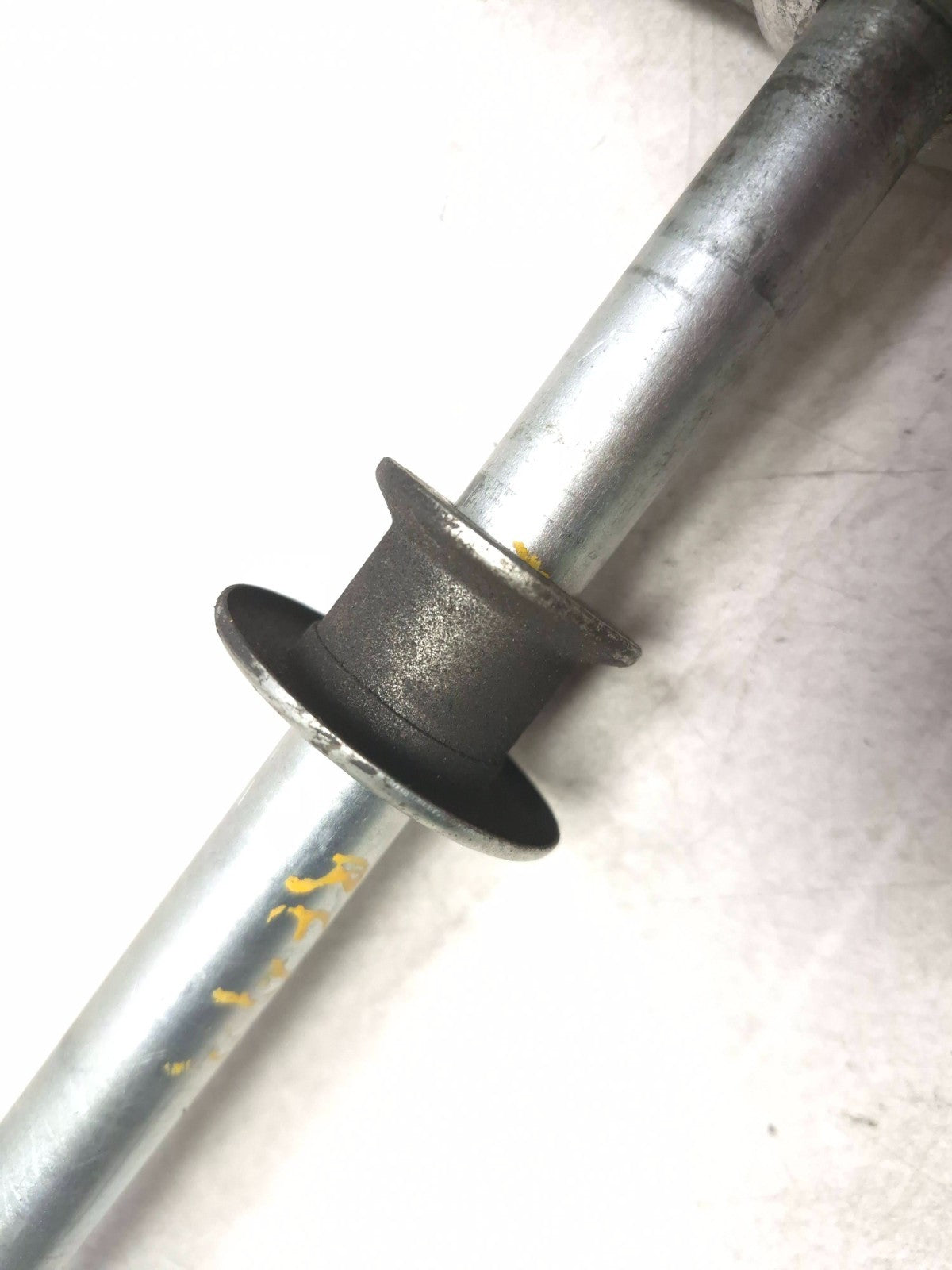 2001 Suzuki Gsx 750f Katana Rear Axle Assembly OEM