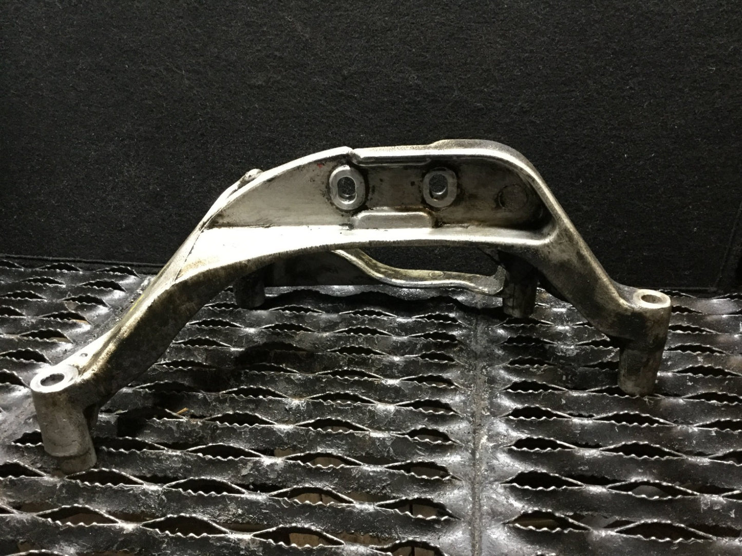 07 08 09 Suzuki Vitara Xl-7 3.6l Engine Motor Mount Bracket OEM D9