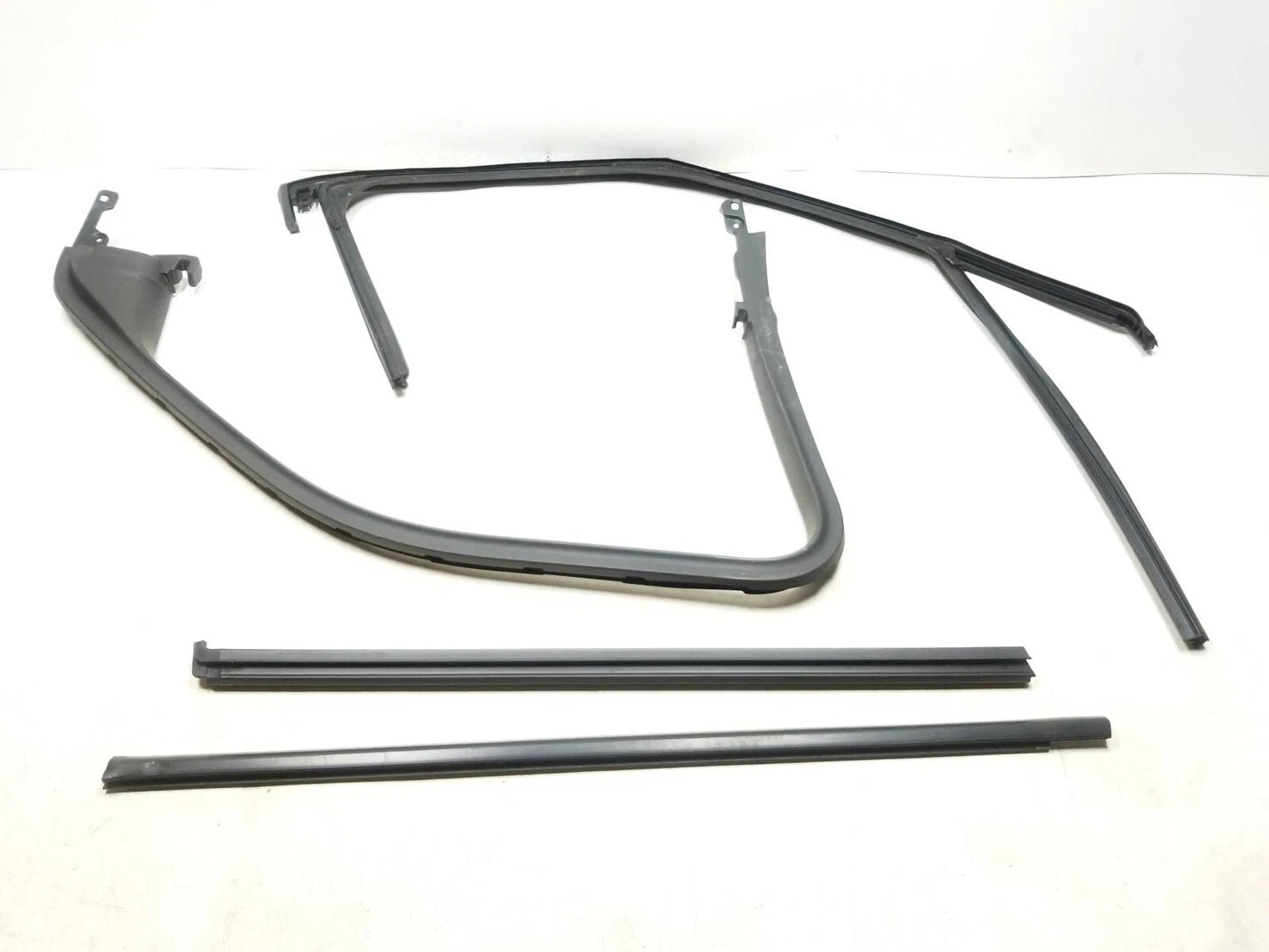 2022 Chevrolet Trailblazer Front Door Window Frame Weatherstrip Driver Side OEM
