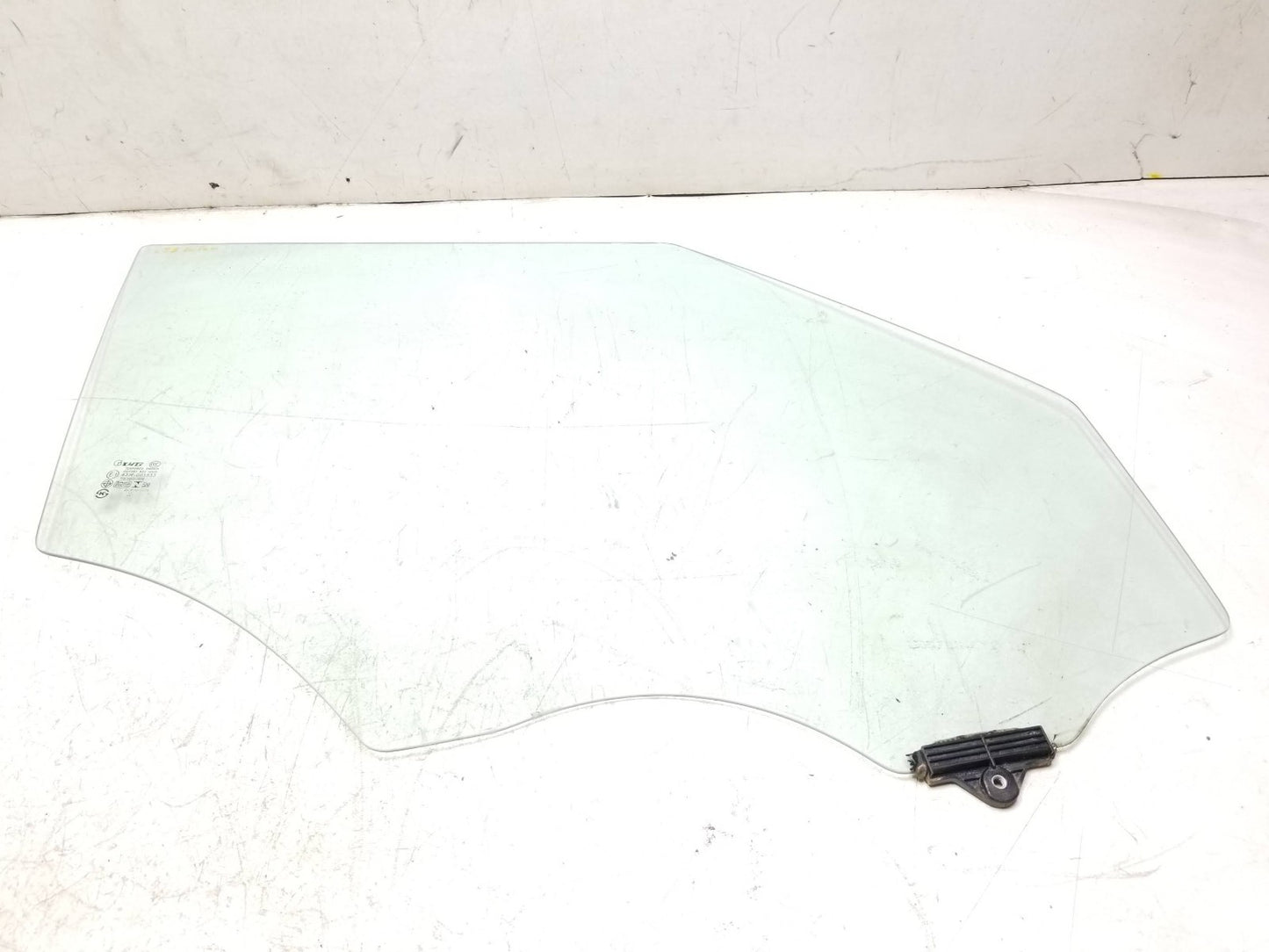 2014 - 2019 Kia Soul Door Window Glass Front Passenger Side Right OEM