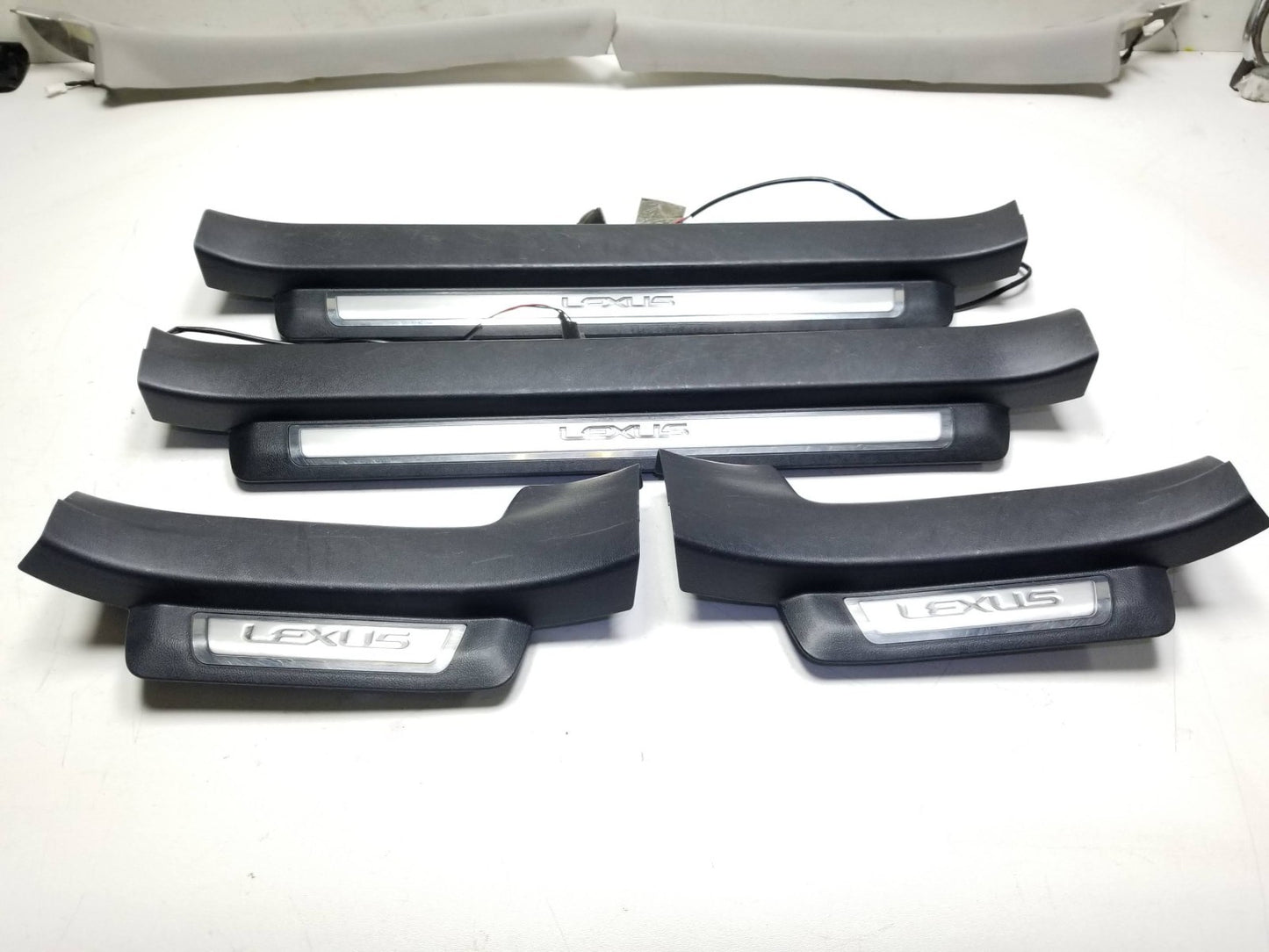 11-17 Lexus CT200h Illuminated Door Sill 4pcs Oem✅