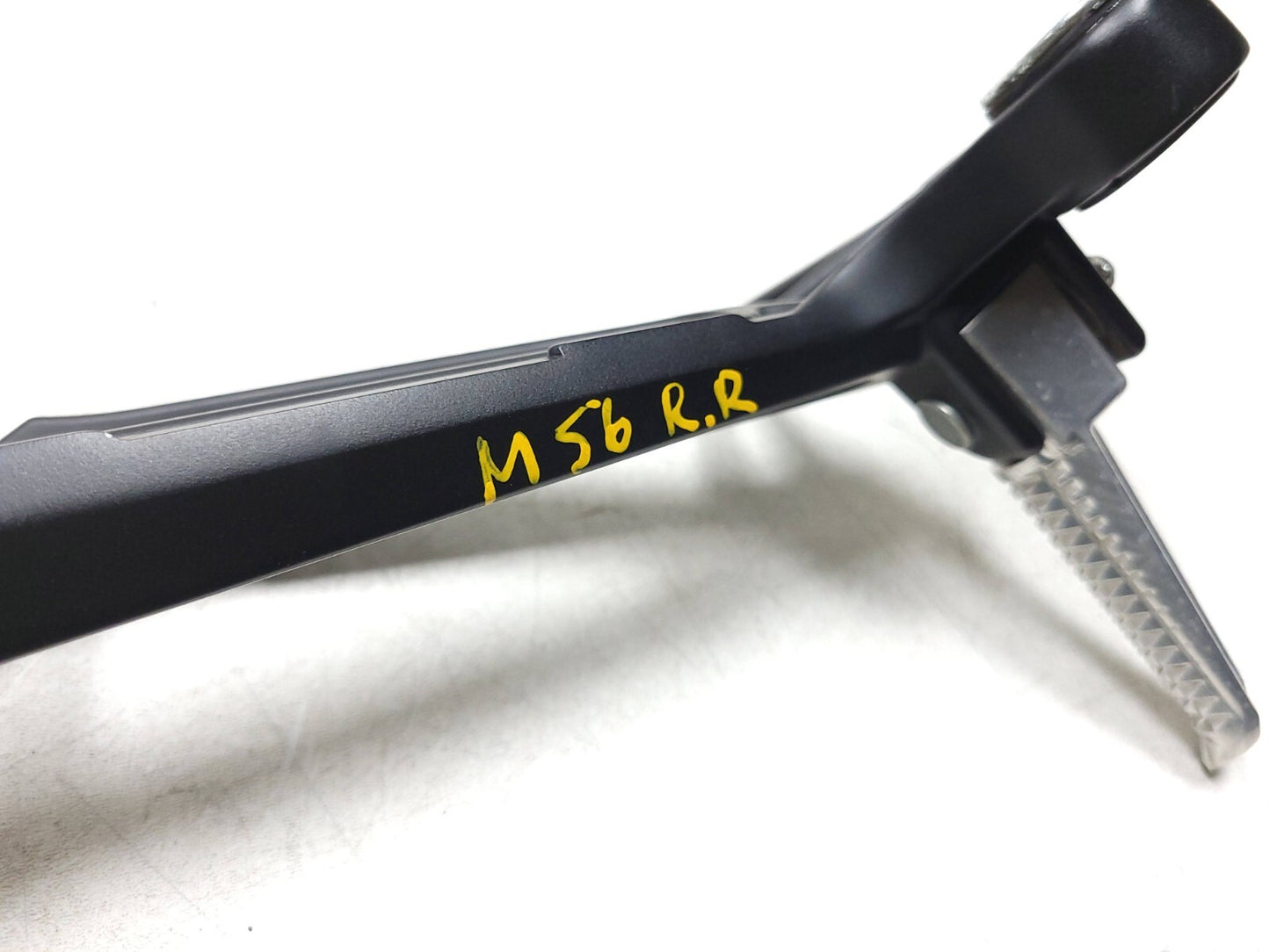 15 - 24 Yamaha Yzf-r3 Mt-03 Rear Right Foot Peg & Bracket OEM