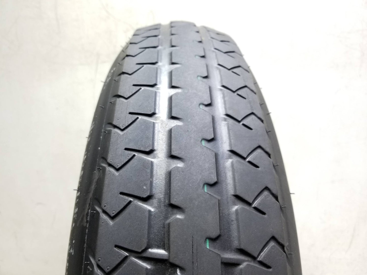 2011 - 2020 Jeep Grand Cherokee Wheel Rim W/ Tire T175/90 D18 OEM