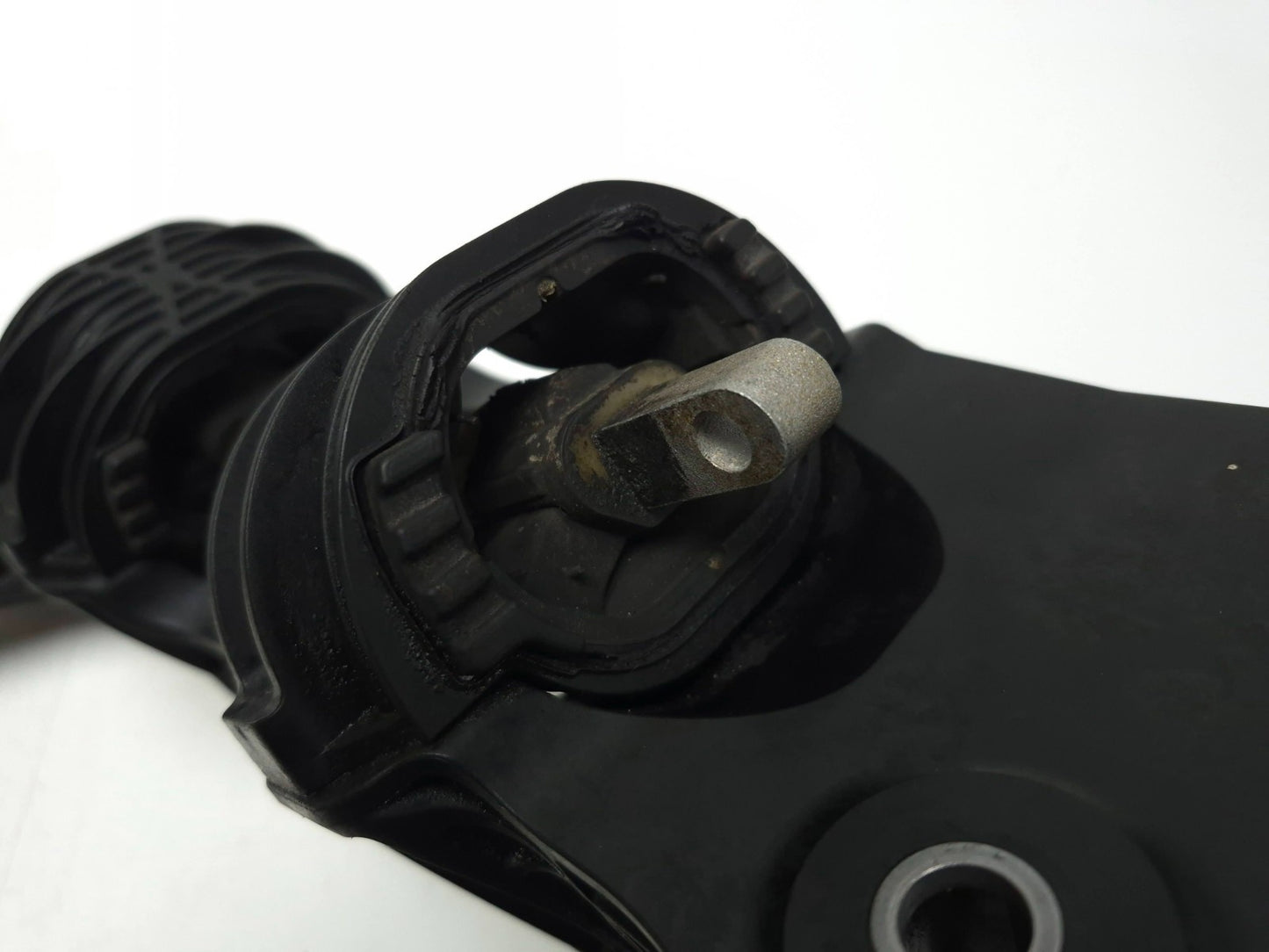 2011 BMW 750li Transmission Support Crossmember Mount Bracket OEM