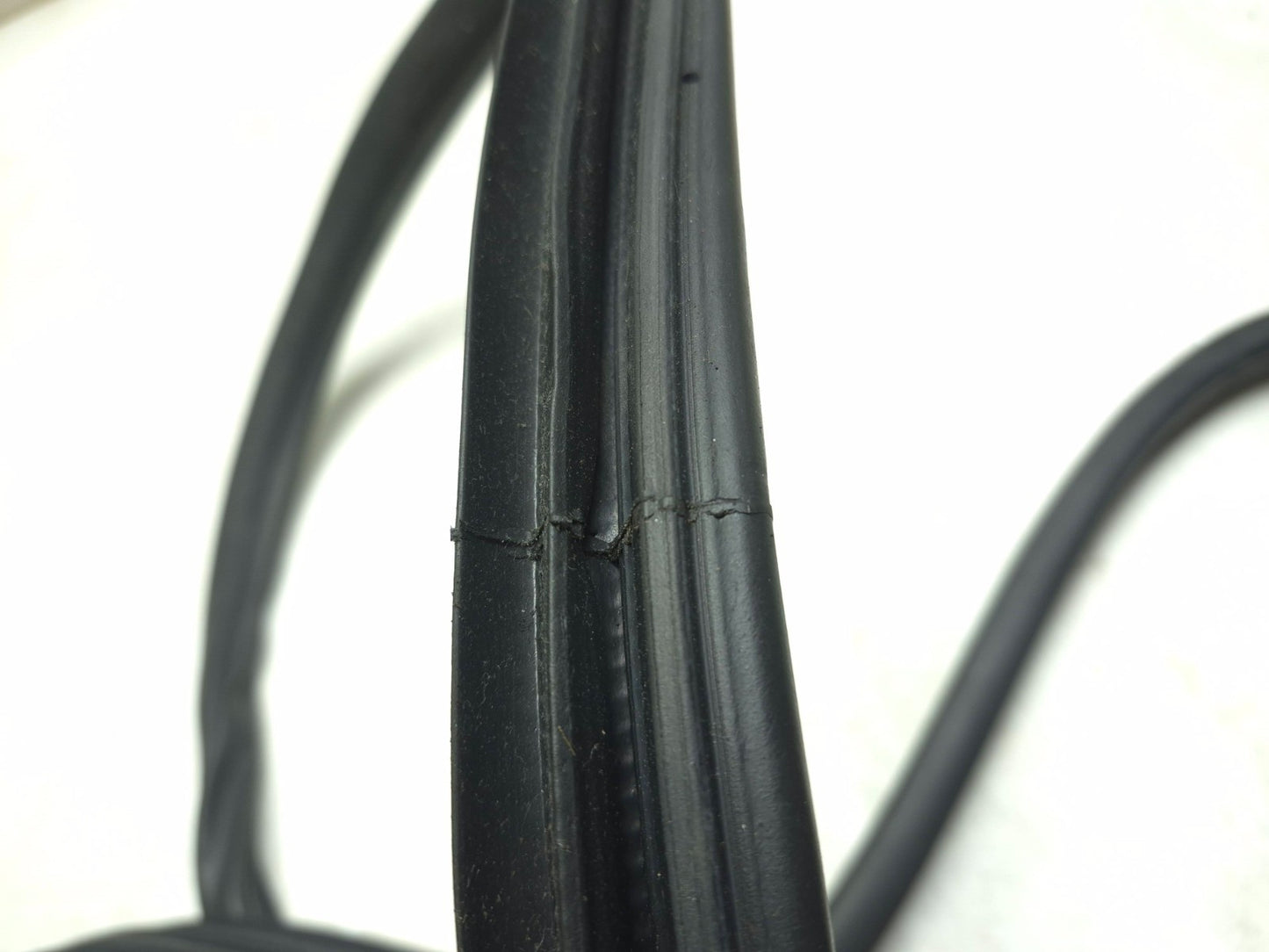 2008 Acura Tl Type-s Rear Door Opening Seal Right Passenger Side OEM