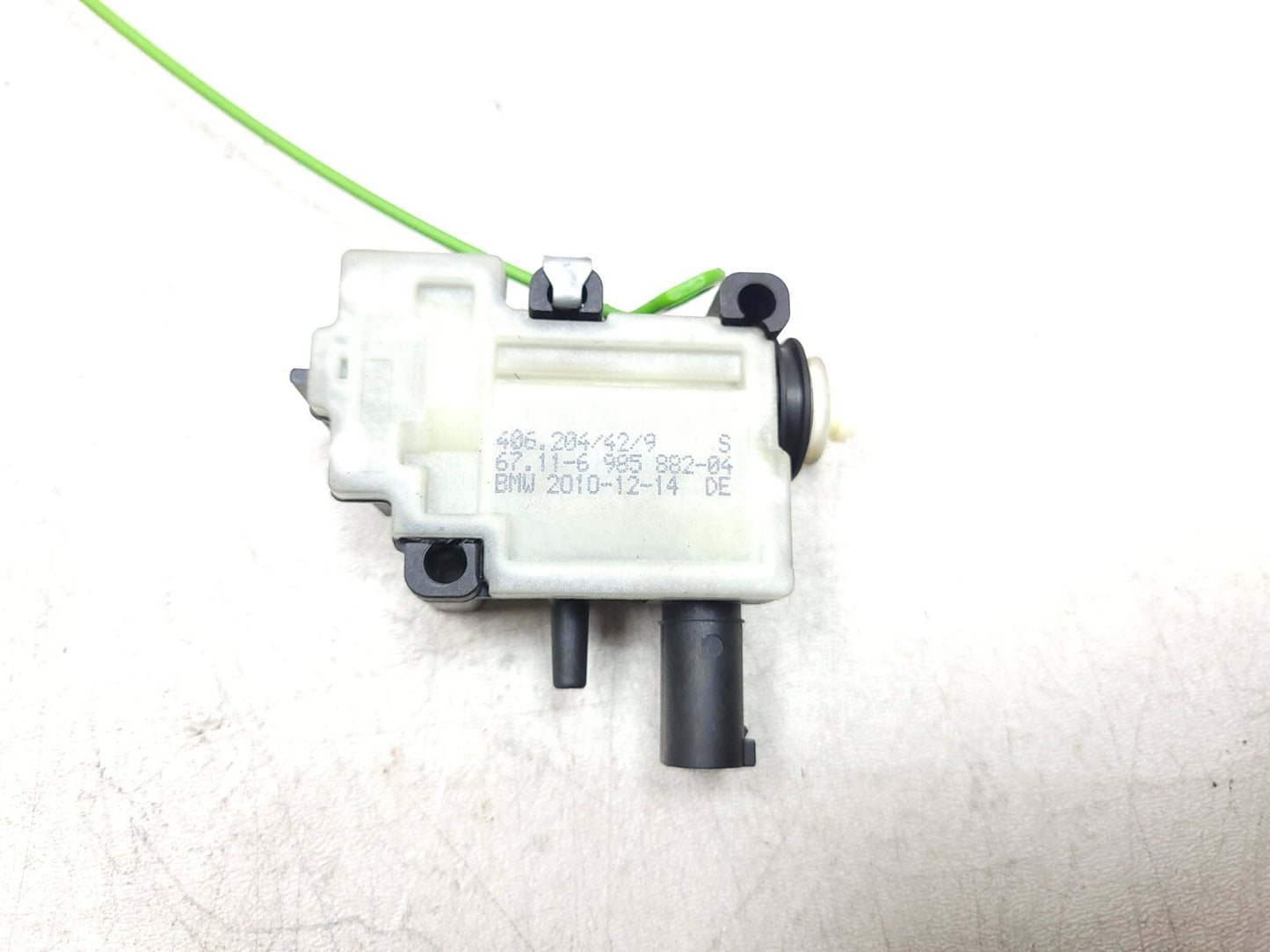 2007 - 2013 BMW X5 E70 Fuel Tank Filler Door Flap Actuator Motor OEM