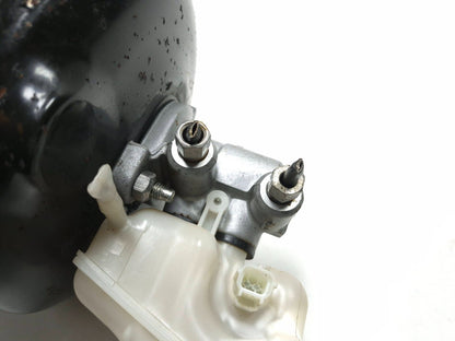 2015 Chrysler 300s Power Brake Booster W/ Master Cylinder OEM
