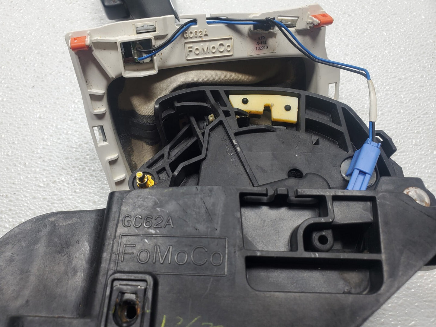 2013 Ford Fusion Automatic Transmission Gear Shifter Lever Selector OEM