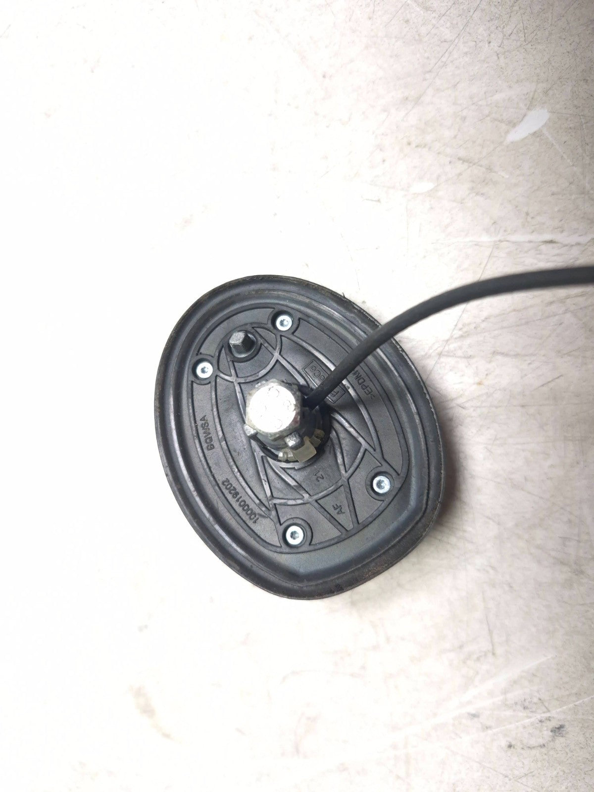 2008 Lincoln Navigator Mounted Radio Antenna OEM
