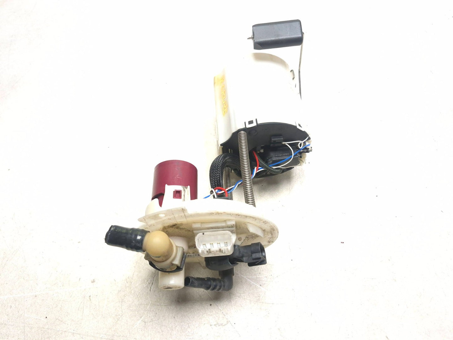 2012 Chevrolet Cruze Fuel Pump 13579099 OEM