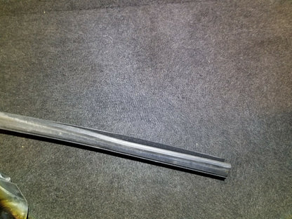 2011 2012 2013 BMW 128i 135i Coupe Front Left Door Outer Weatherstrip Seal OEM