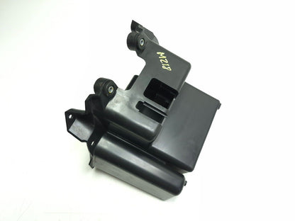2009 Suzuki Boulevard M109r Vzr1800 Battery Tray & Rear Fender Mudguard Set OEM