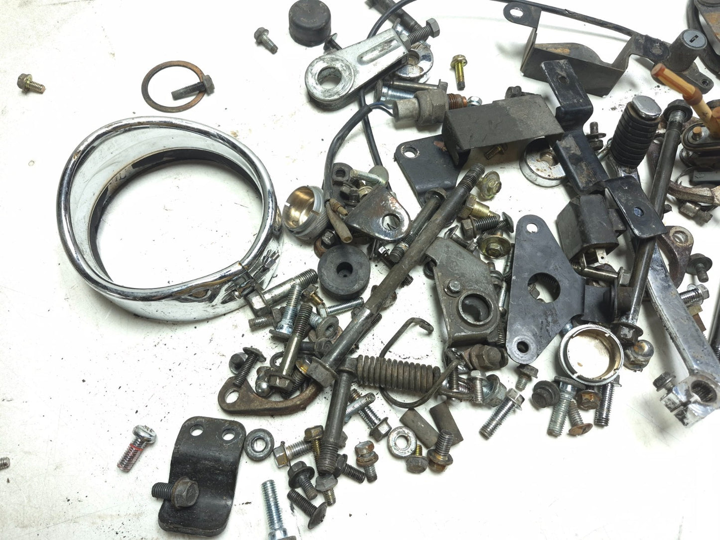 1991 Kawasaki Vulcan 500 En500 Misc Bolt & Hardware Bracket OEM