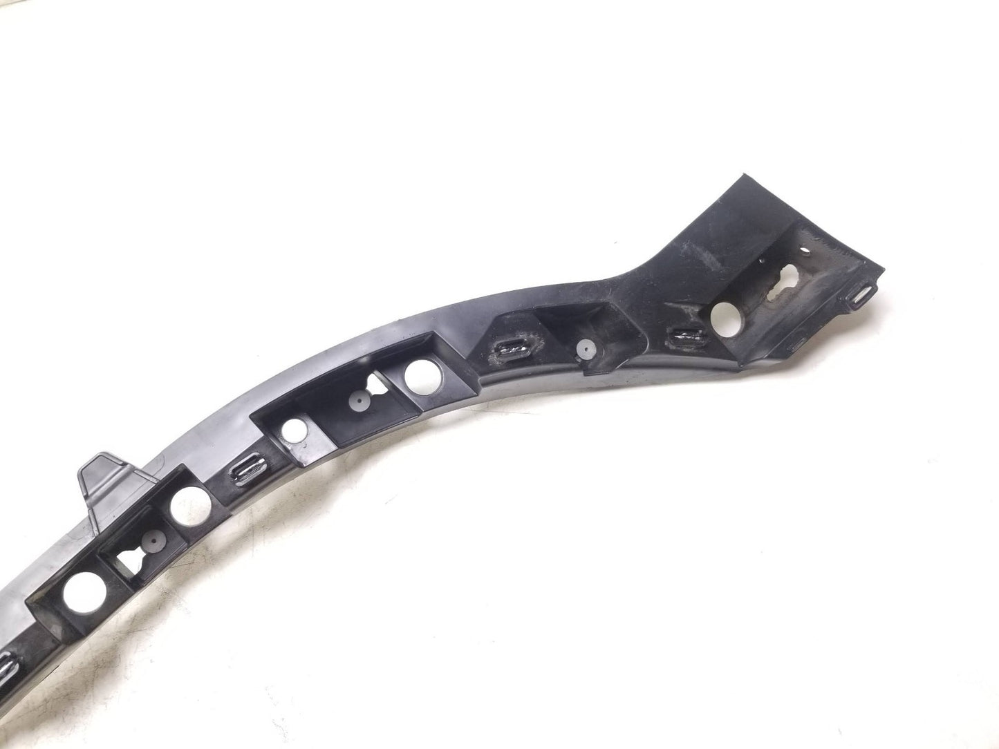 2017 Jaguar Xe Rear Right Skirt Mount Bracket OEM C8c9at8403